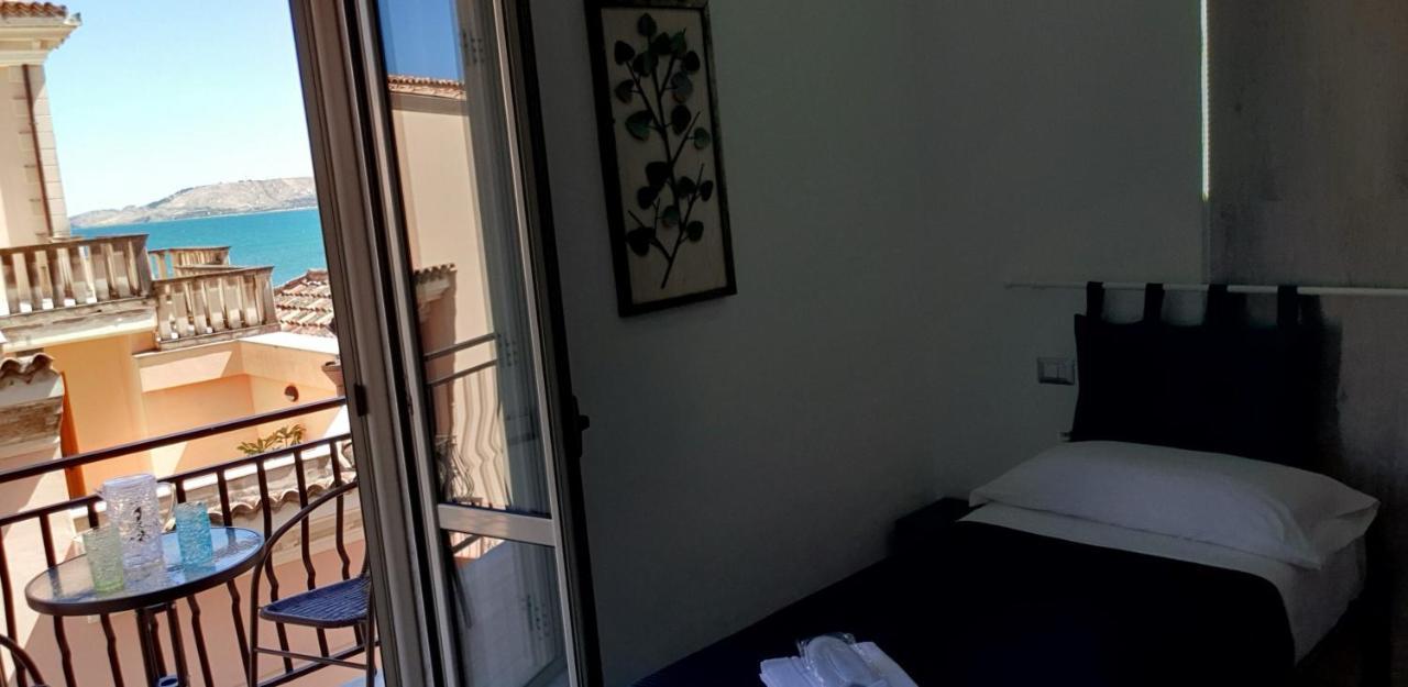 Bed and Breakfast Dame Кротоне Экстерьер фото