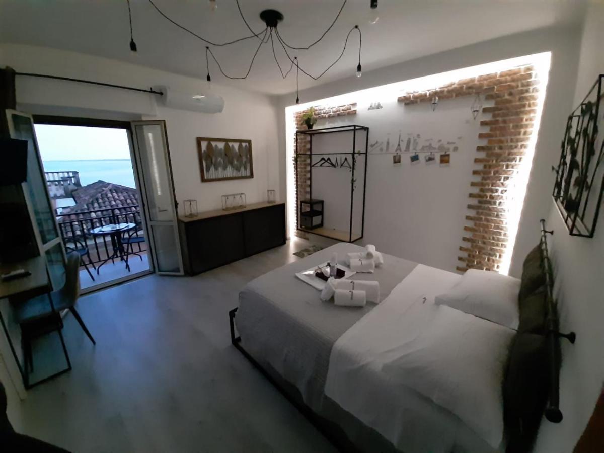 Bed and Breakfast Dame Кротоне Экстерьер фото